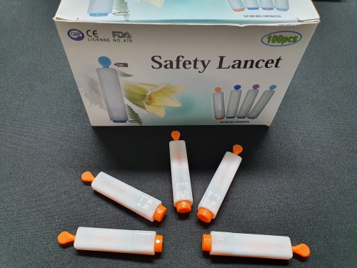 SafetyLancet-02.jpg