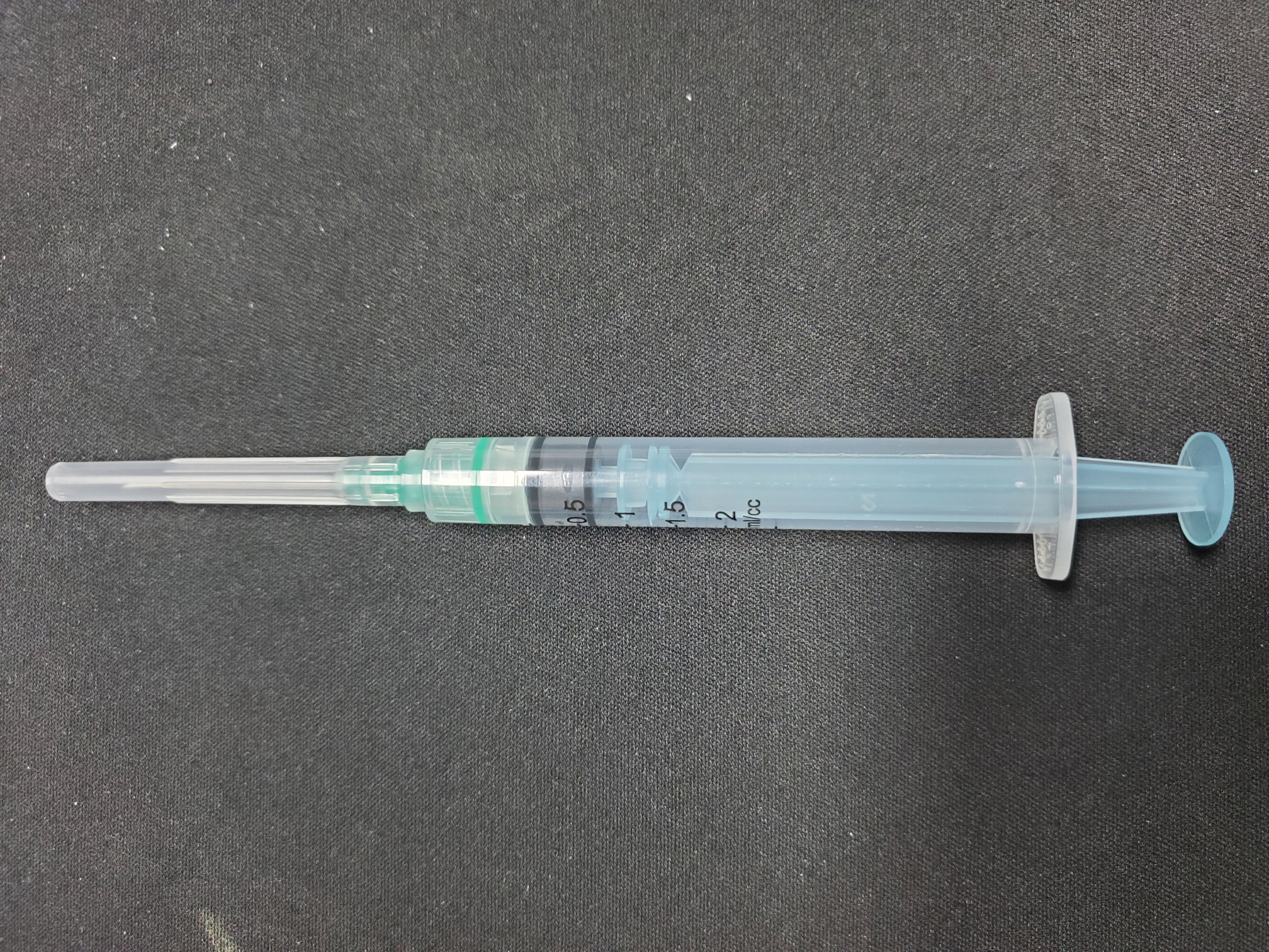 Safety-Syringe-3cc-01.jpg